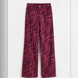 Divided Wide-Leg Jeans in Burgundy with Pink Wave Print